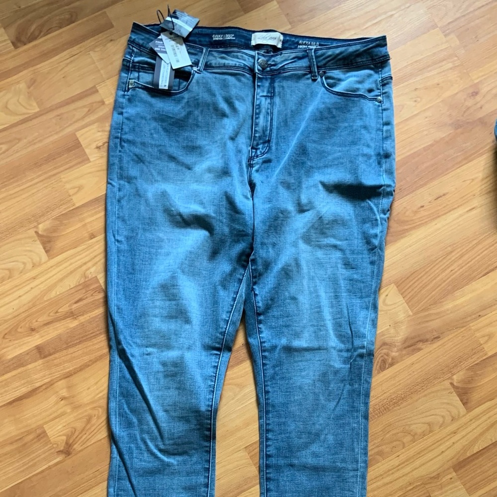 BNWT. Lola Alexa medium blue High-Rise Skinny jeans - size 34/16